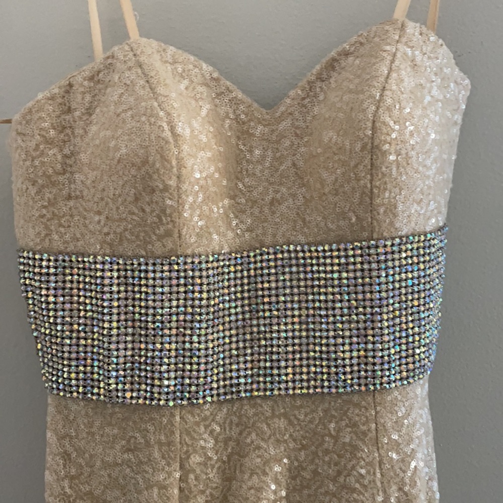 La Femme Gold dress size 4